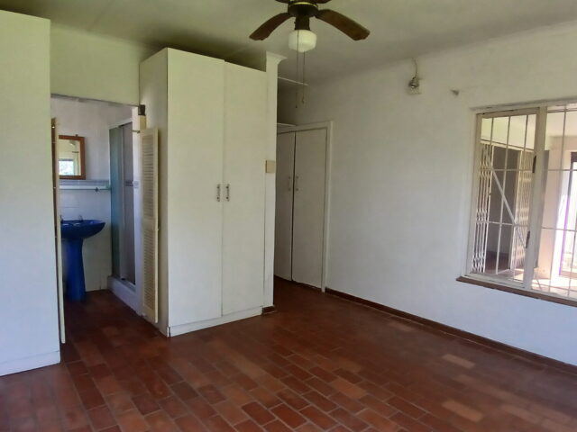 3-bedroom house with a separate flat, Port Edward, Port Edward – photo 5