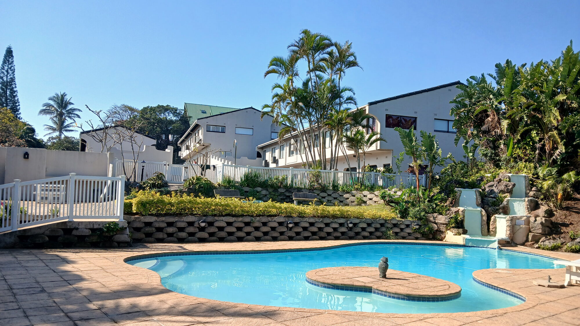 Bronze Paradise 2, Leisure Bay