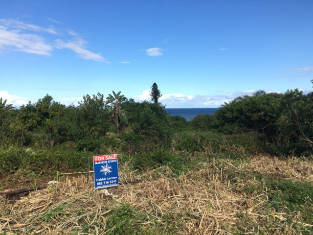 Corner stand with a sea view in Port Edward